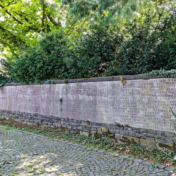 Fritz Becker, Ehrenmal