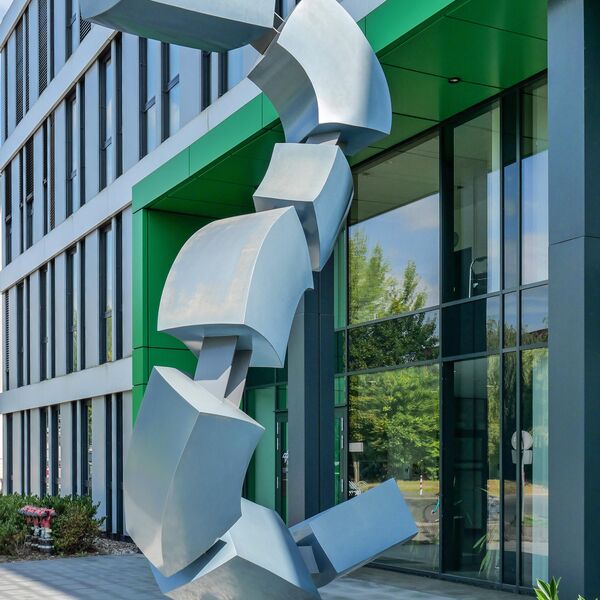 Thomas Schönauer, Die 5 - die Aufhebung der Schwere