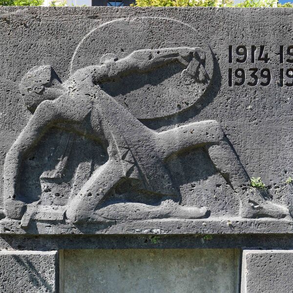 Karl Menser, Gefallenen-Denkmal der Landwirtschaftlichen Hochschule