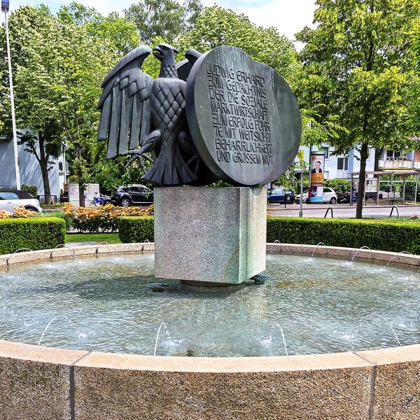 Hubertus von Pilgrim, Ludwig Erhard-Brunnen