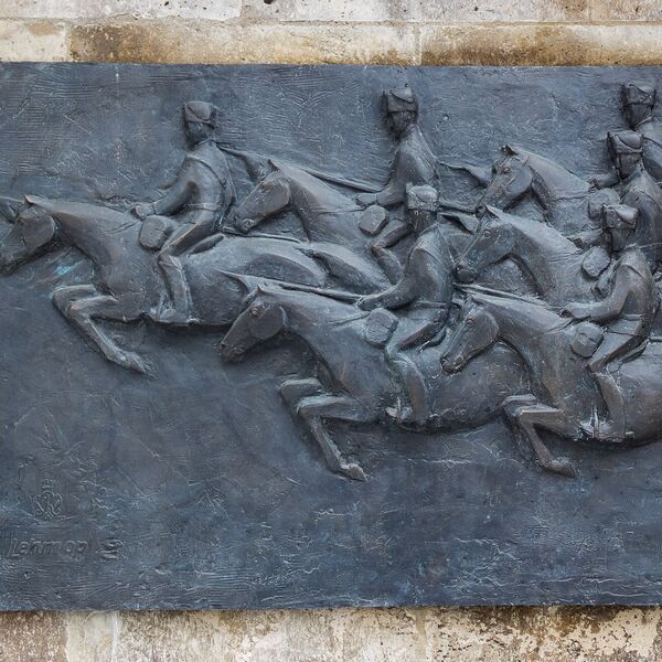 Ernemann Sander, Ehrenmal für das Husarenregiment Nr. 7 Lehm Op König Wilhelm I