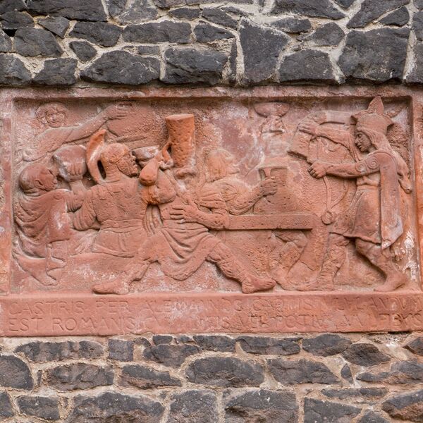 Harro Magnussen, Sandsteinrelief Burschenschaft Alemannia (A 843)