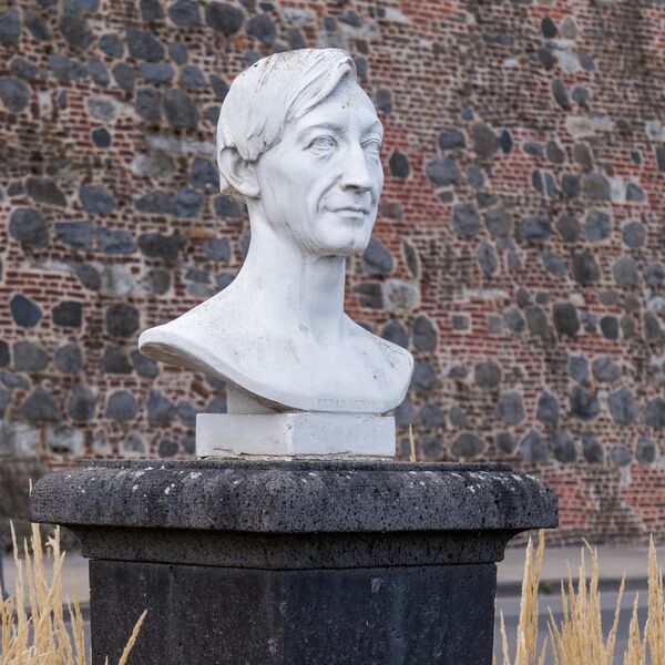 Christian Daniel Rauch (Entwurf) / Heinrich Berges (Ausführung), Lenné-Denkmal