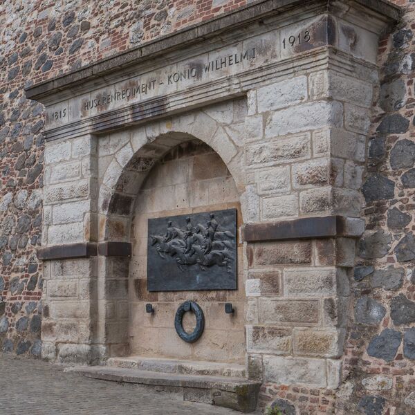 Ernemann Sander, Husarendenkmal