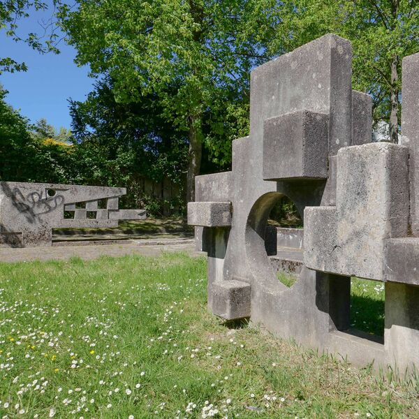 Urheberschaft unbekannt, Beton-Plastiken