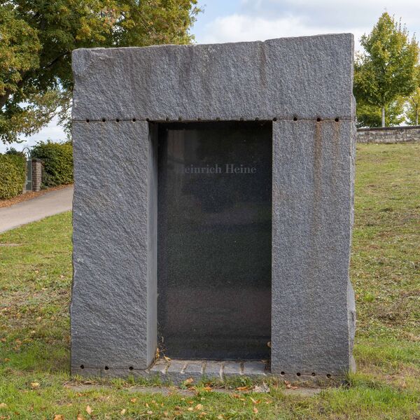 Ulrich Rückriem, Denkmal für Heinrich Heine