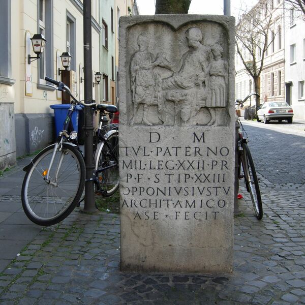 Urheberschaft unbekannt, Grabstele des Iulius Paternus
