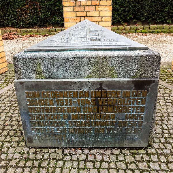 Ruth Levine und Wilfried van Vorst, Synagogengedenkstätte