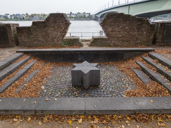 Karl König, Itamar Geyer und Wilfried van Vorst, Mahnmal Alte Bonner Synagoge