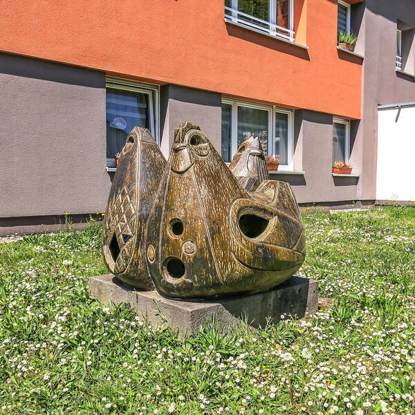 Sabine Naske, Dreihuhn