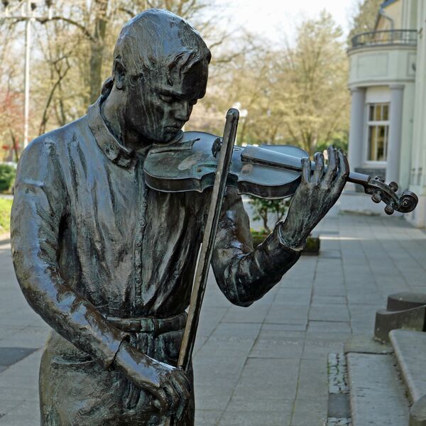 Christiane Opiela, Geiger mit Frau und Kind