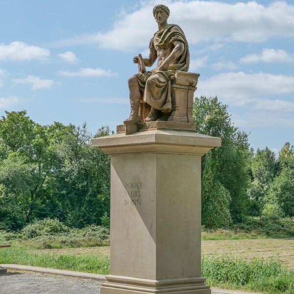 Gotthold Riegelmann (Entwurf), Römerdenkmal