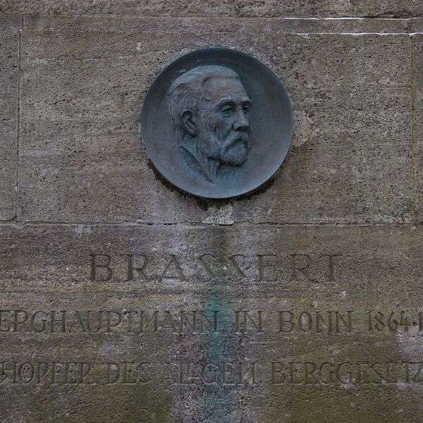 Hubert Netzer, Hermann Brassert-Denkmal (A 1707)
