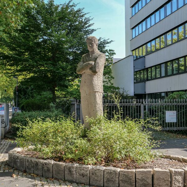 Herm-Jörg Barner und Marlene Dammin, John-F.-Kennedy-Denkmal