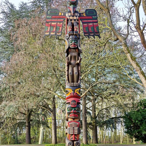 Tony Hunt, Wappenpfahl der Kwakiutl-Indianer