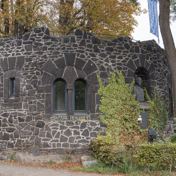 Harro Magnussen, Büste Justus Wilhelm Lyra