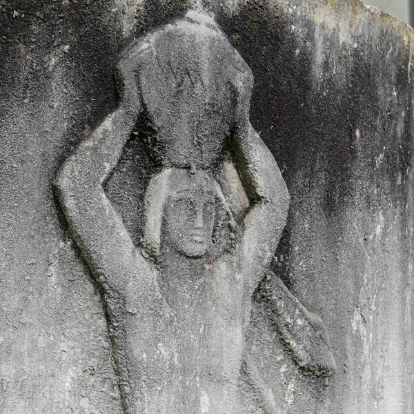Willy Meller, Brunnen mit Relief