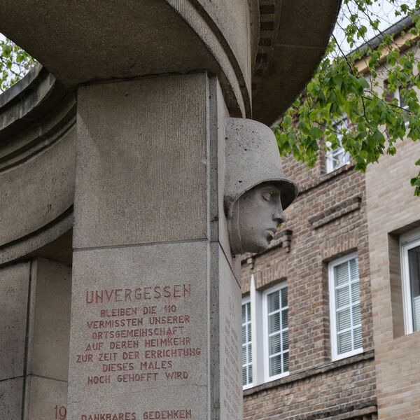 Emil Behr, Kriegerdenkmal (A 1430)