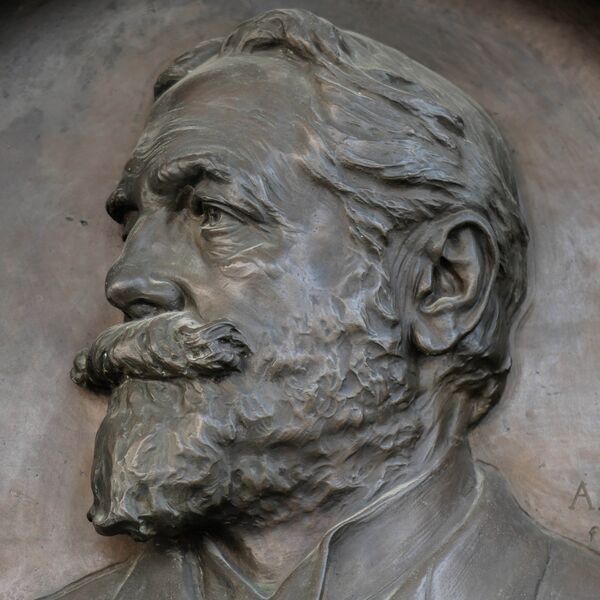 Albert Hermann Küppers, Relief Heinrich Fritsch