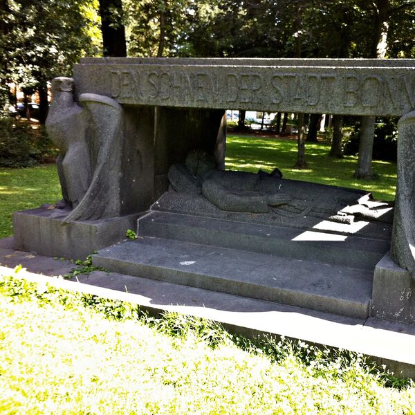 Peter Terkatz, Kriegerdenkmal