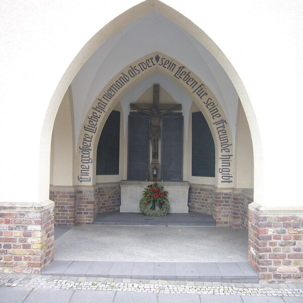 Urheberschaft unbekannt, Ehrenmal (A 3556)
