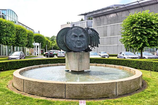 Hubertus von Pilgrim, Ludwig-Erhard-Brunnen