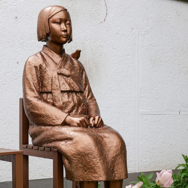 Kim Eun-Sung und Kim Seo-Kyung, Friedensstatue Đồng Mai