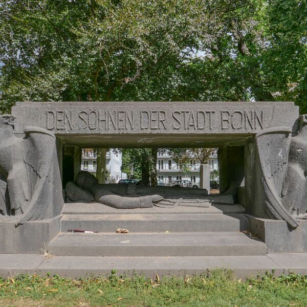 Peter Terkatz, Kriegerdenkmal