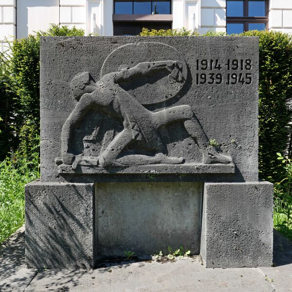 Karl Menser, Gefallenen-Denkmal der Landwirtschaftlichen Hochschule