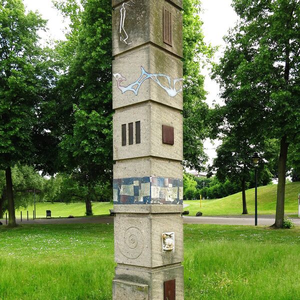 Gruppe Semikolon, Semikolonsäule