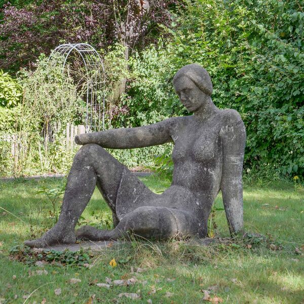 Urheberschaft unbekannt, Sitzendes Mädchen