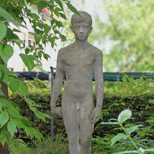 Adolf Jäger, Stehender Knabe (Junge mit Ball)