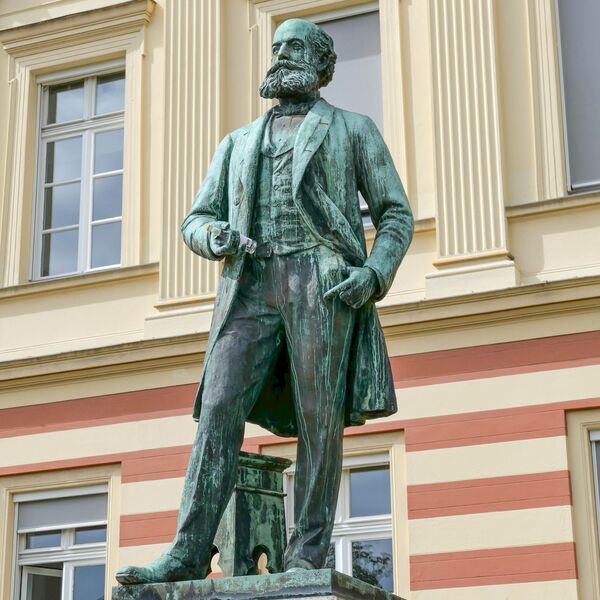 Hans Everding, Friedrich-August-Kekulé-Denkmal (A 170)