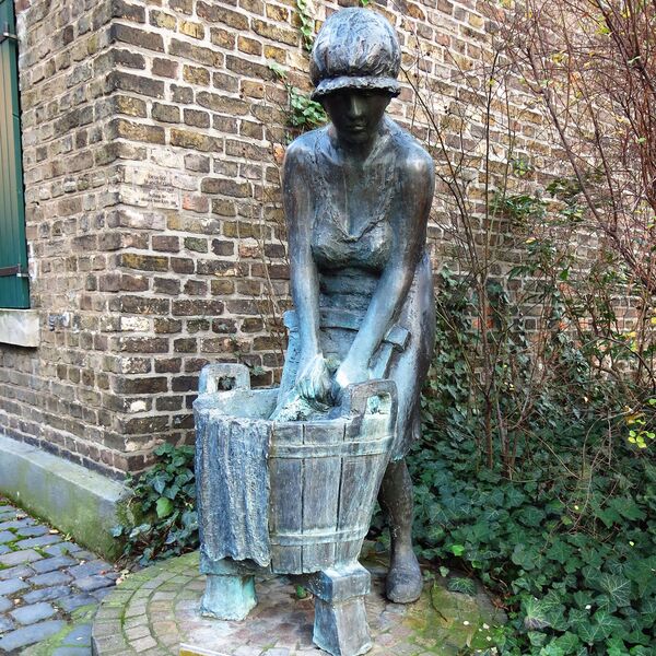 Ernemann Sander, Wäscherinnen-Brunnen