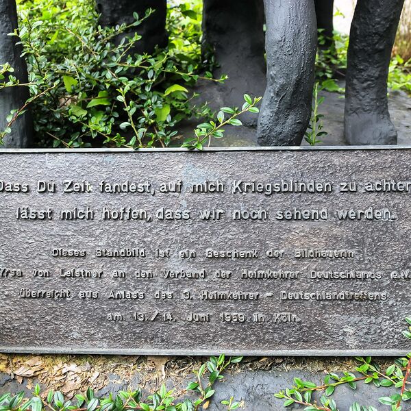 Yrsa von Leistner, Kriegsblinder mit Hund
